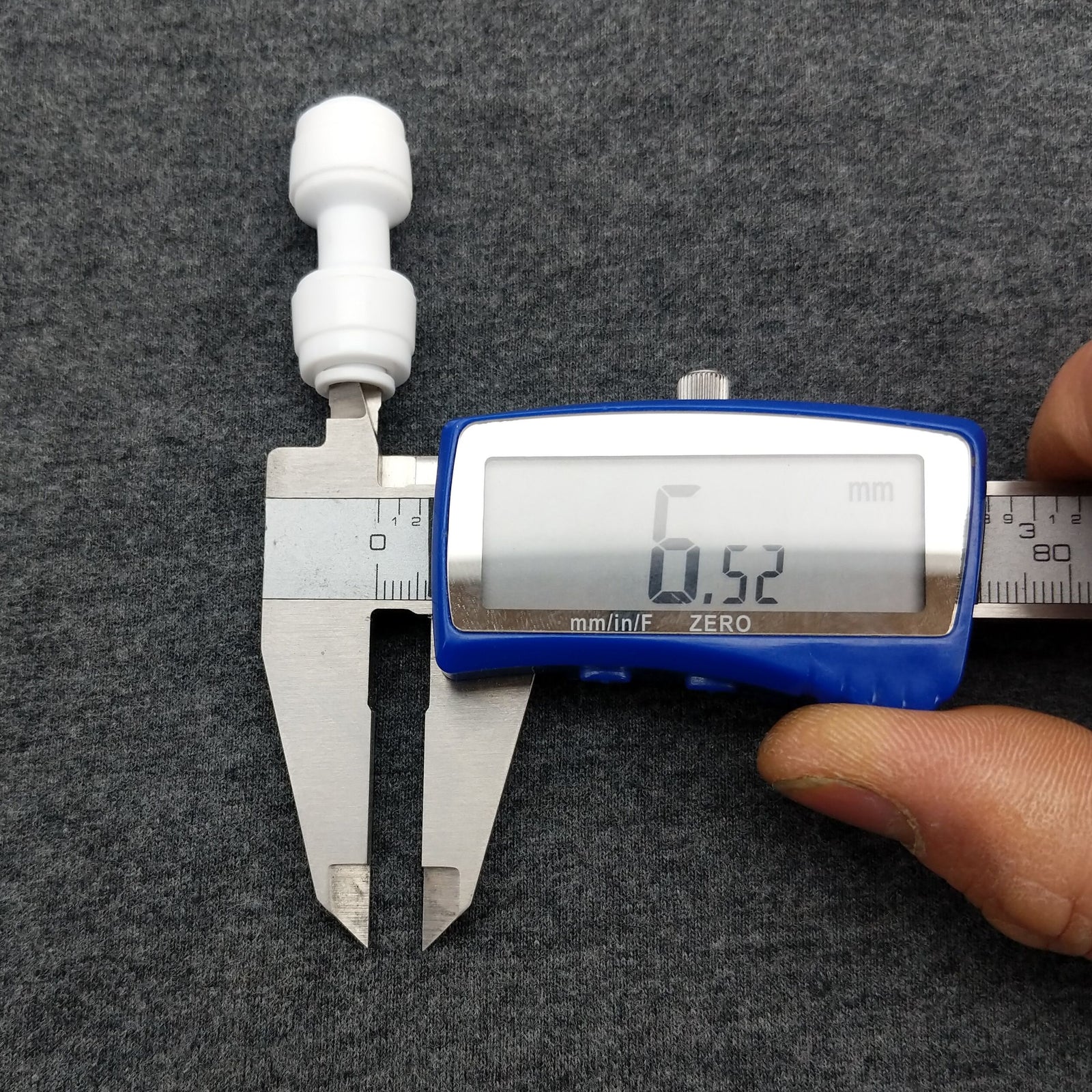 monotight – 6.35mm (¼") Female x 6.35mm (¼") Female Push In Joiner