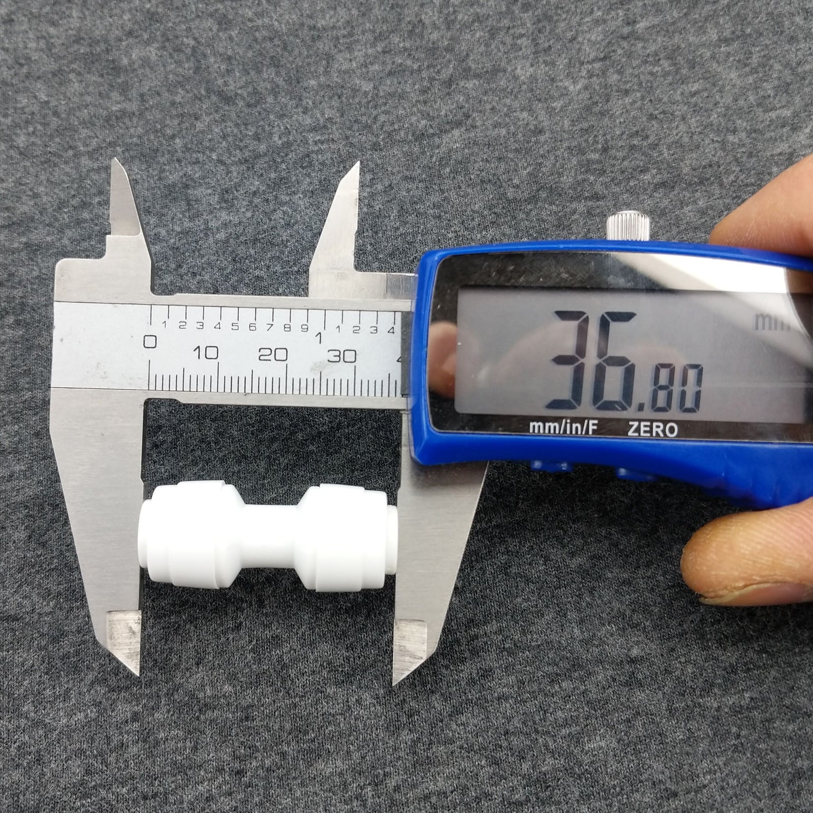monotight – 6.35mm (¼") Female x 6.35mm (¼") Female Push In Joiner