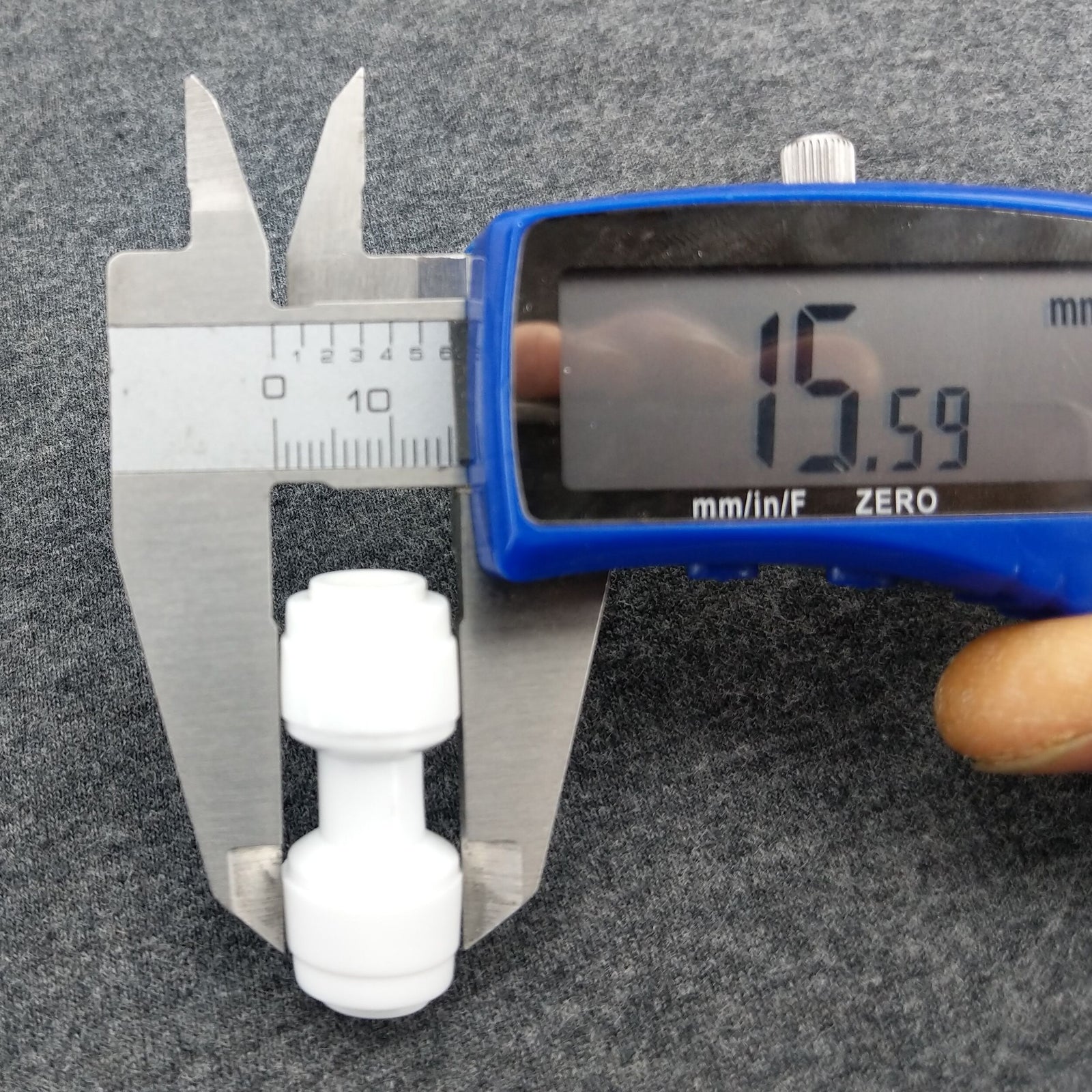 monotight – 6.35mm (¼") Female x 6.35mm (¼") Female Push In Joiner