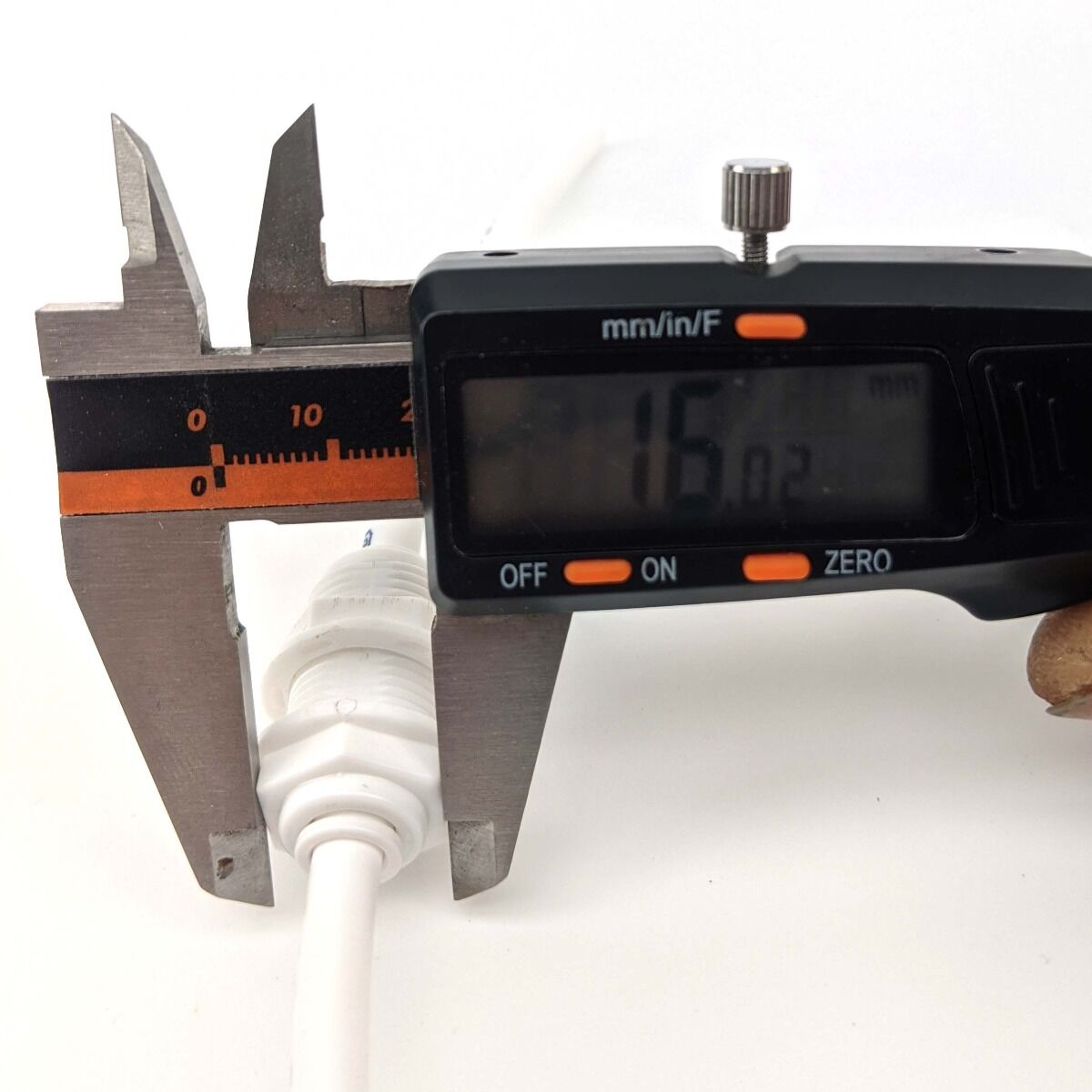 monotight - 6.35mm (1/4") Female Bulkhead with Locknut